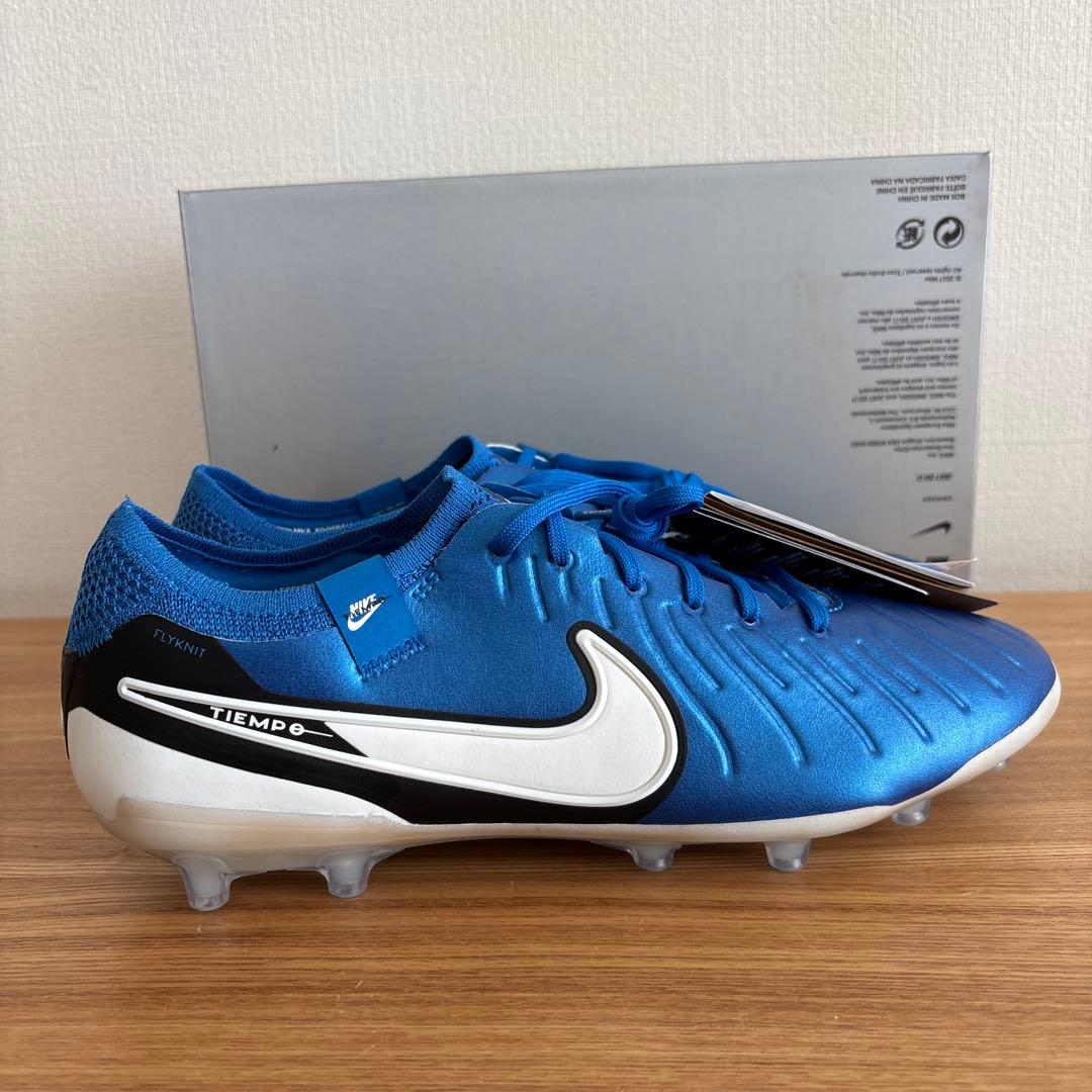 28　ナイキ　サッカー　スパイク　DV4330　ティエンポ レジェンド 10