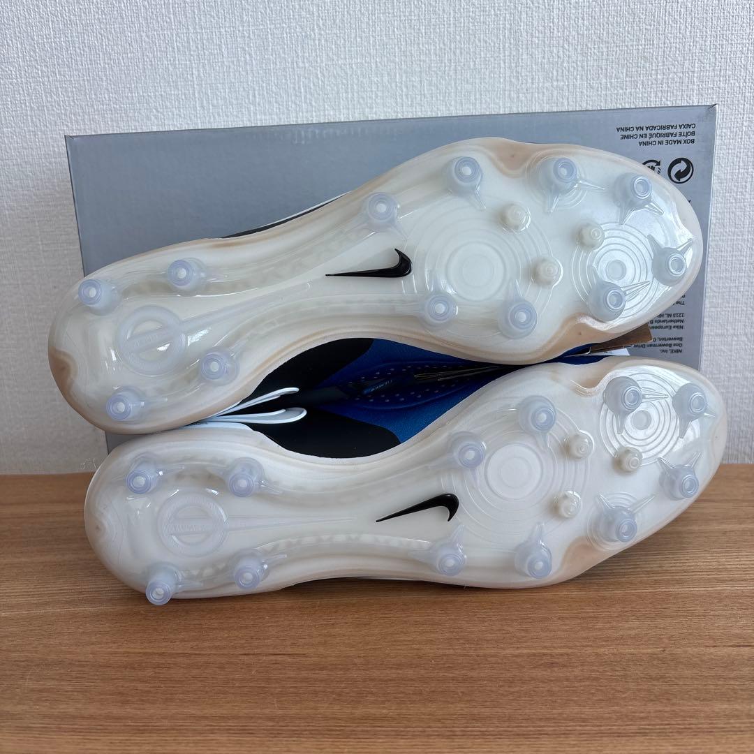 28　ナイキ　サッカー　スパイク　DV4330　ティエンポ レジェンド 10