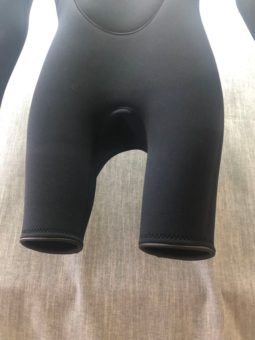 ウェットスーツ MENS Mサイズ　新品未使用