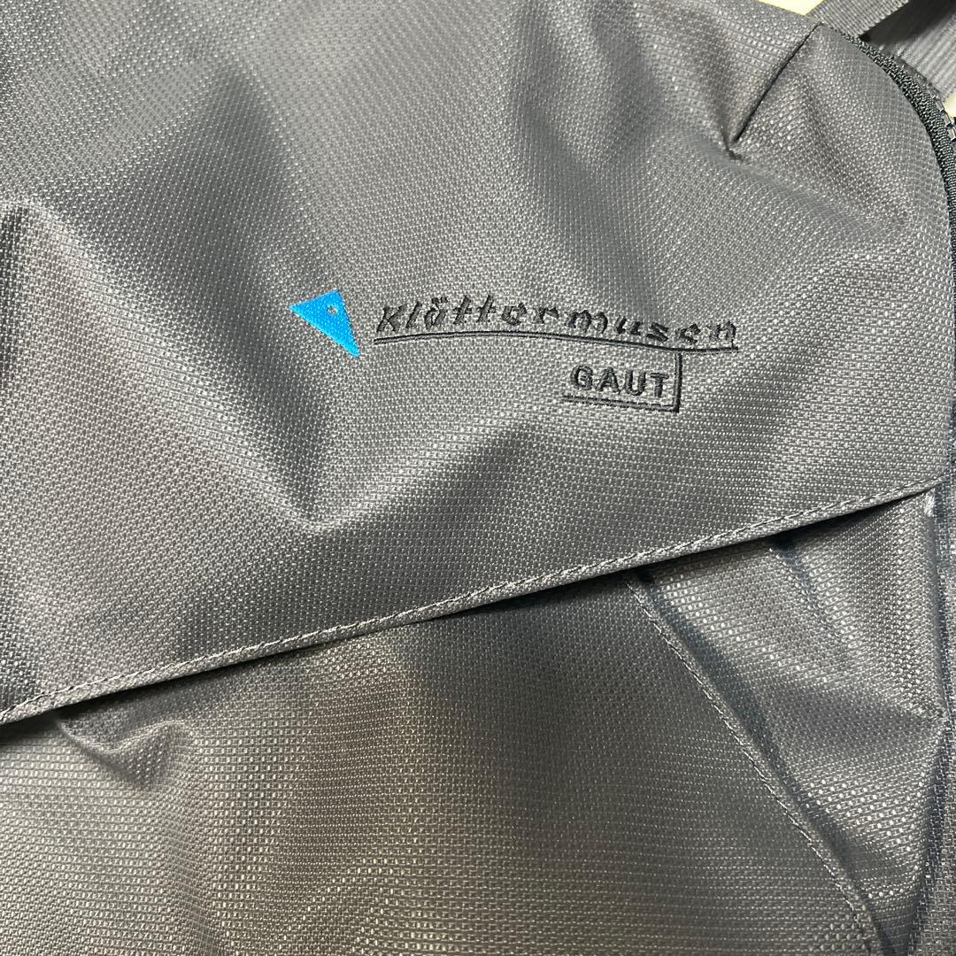 クレッタルムーセン ブラック メッセンジャーバッグ Klättermusen