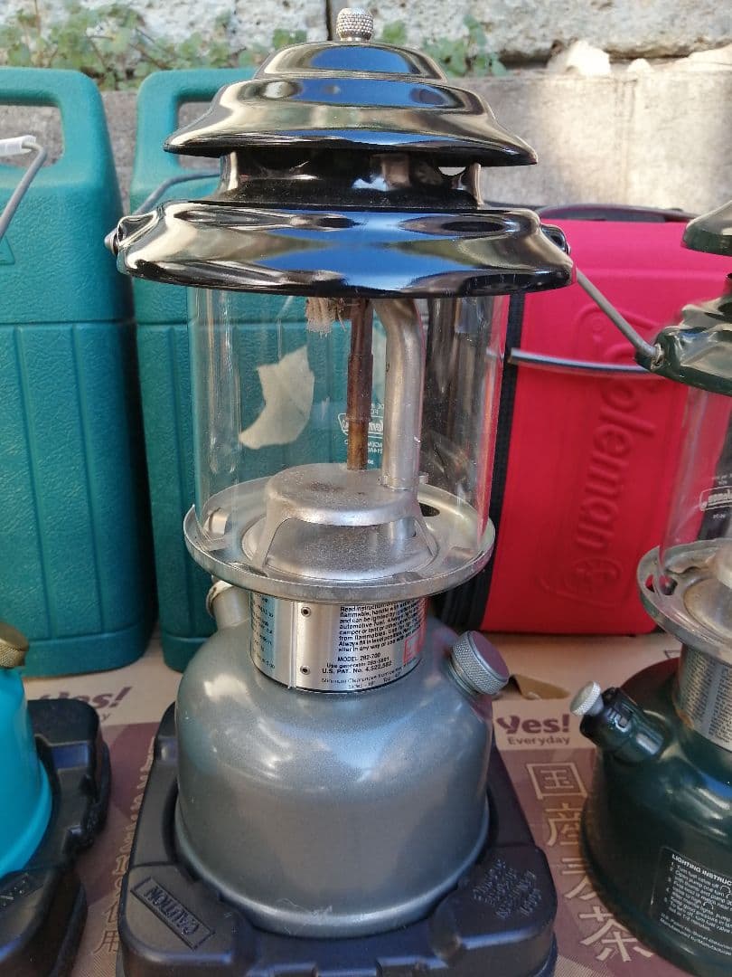 Colemanのランタン3台セット+おまけ3点です