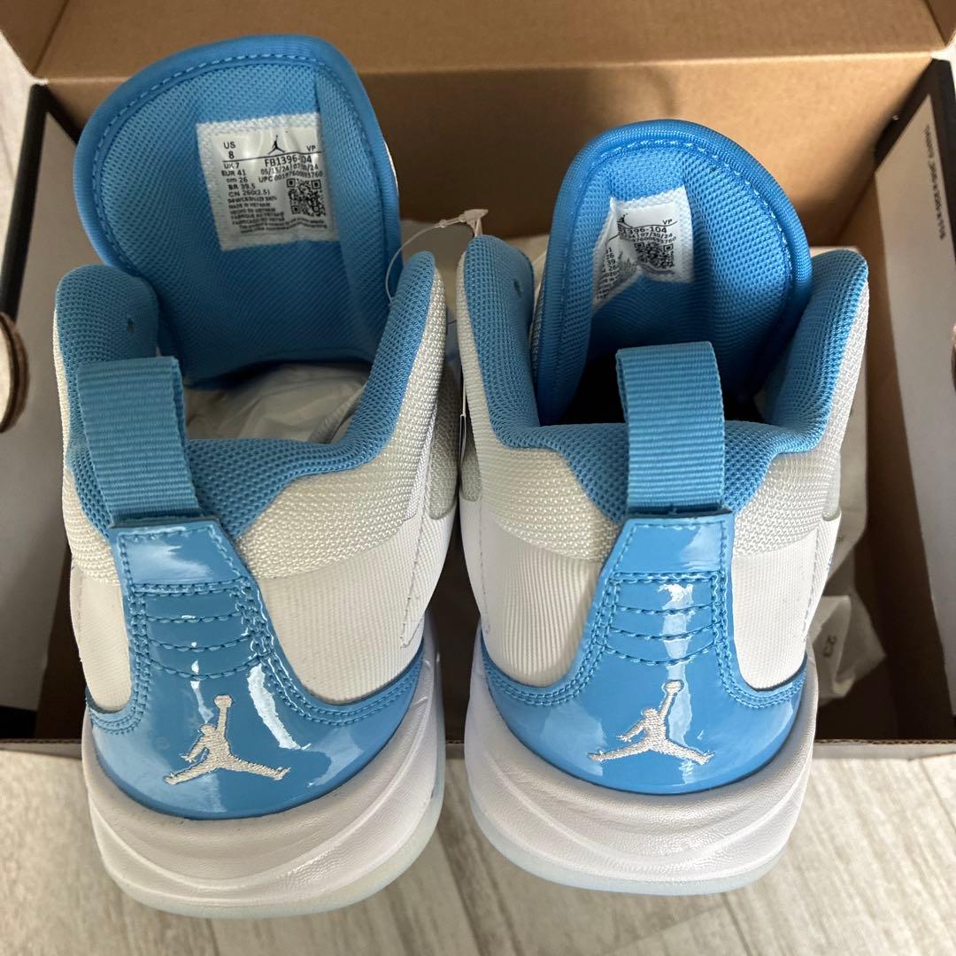 JORDAN STAY LOYAL 3 8 ホワイト/ユニバーシティブルー