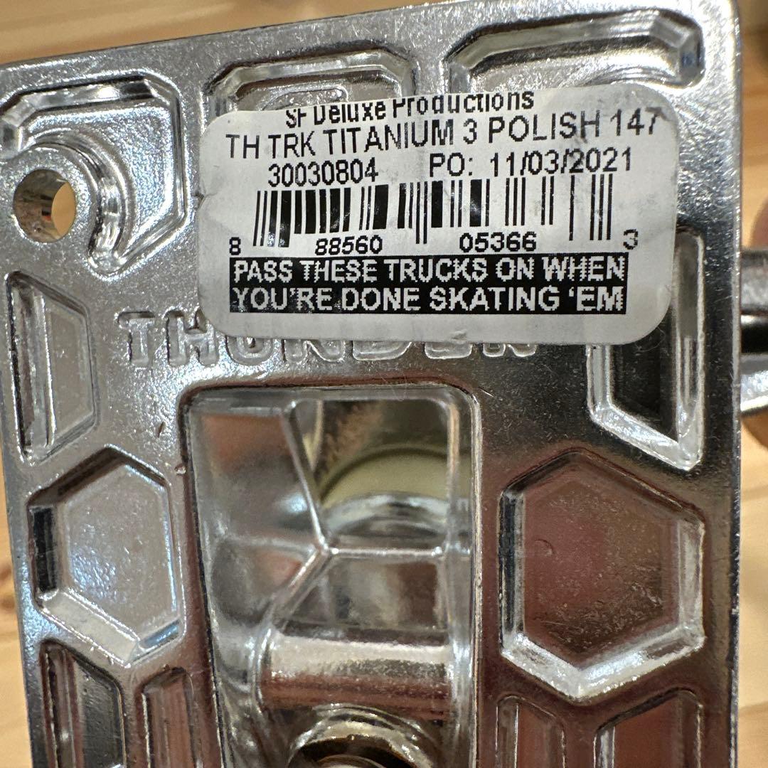 THUNDER TRUCK TITANIUM 3 POLISH 147 チタン