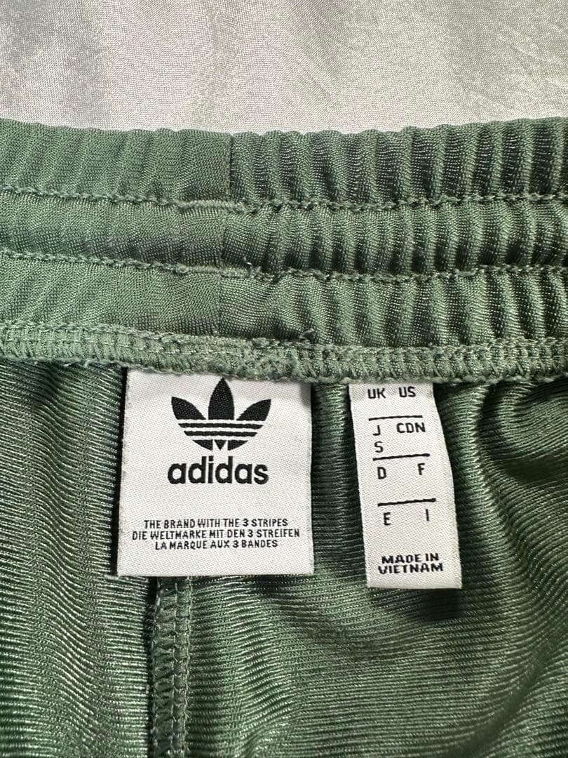 ブラックピンク着用 adidas アディダス トラックパンツ adibreake