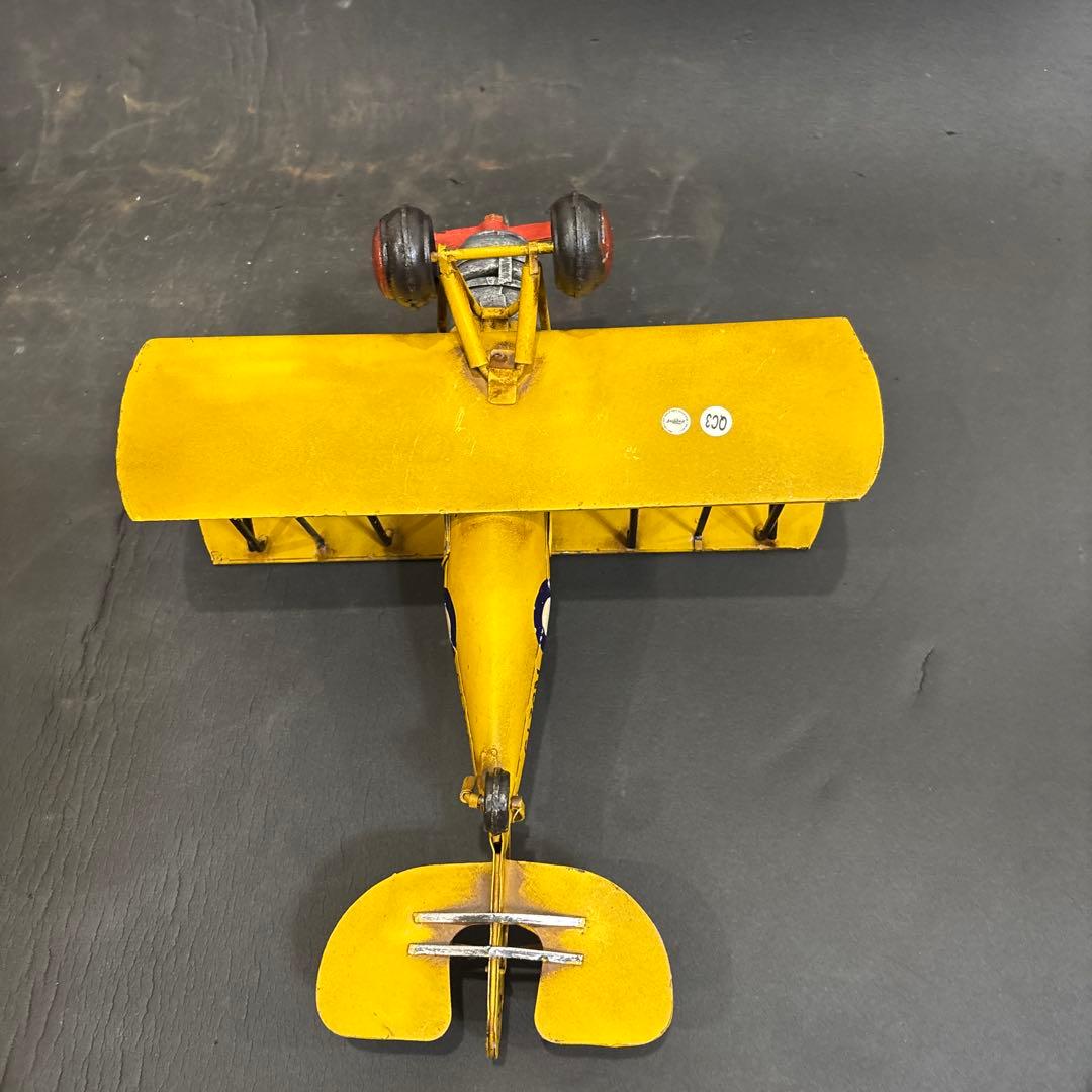 黄色戦闘機　飛行機　イエローバード