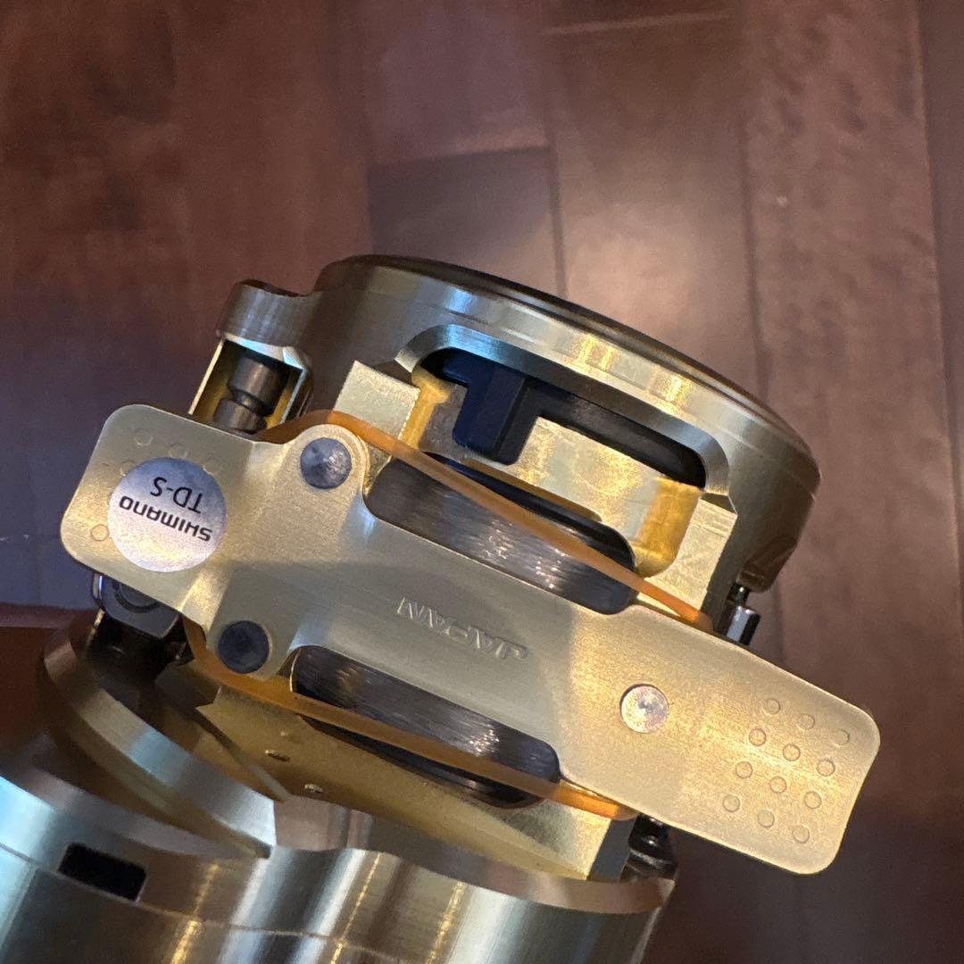 リール SHIMANO CALCUTTA CONQUEST 200HG