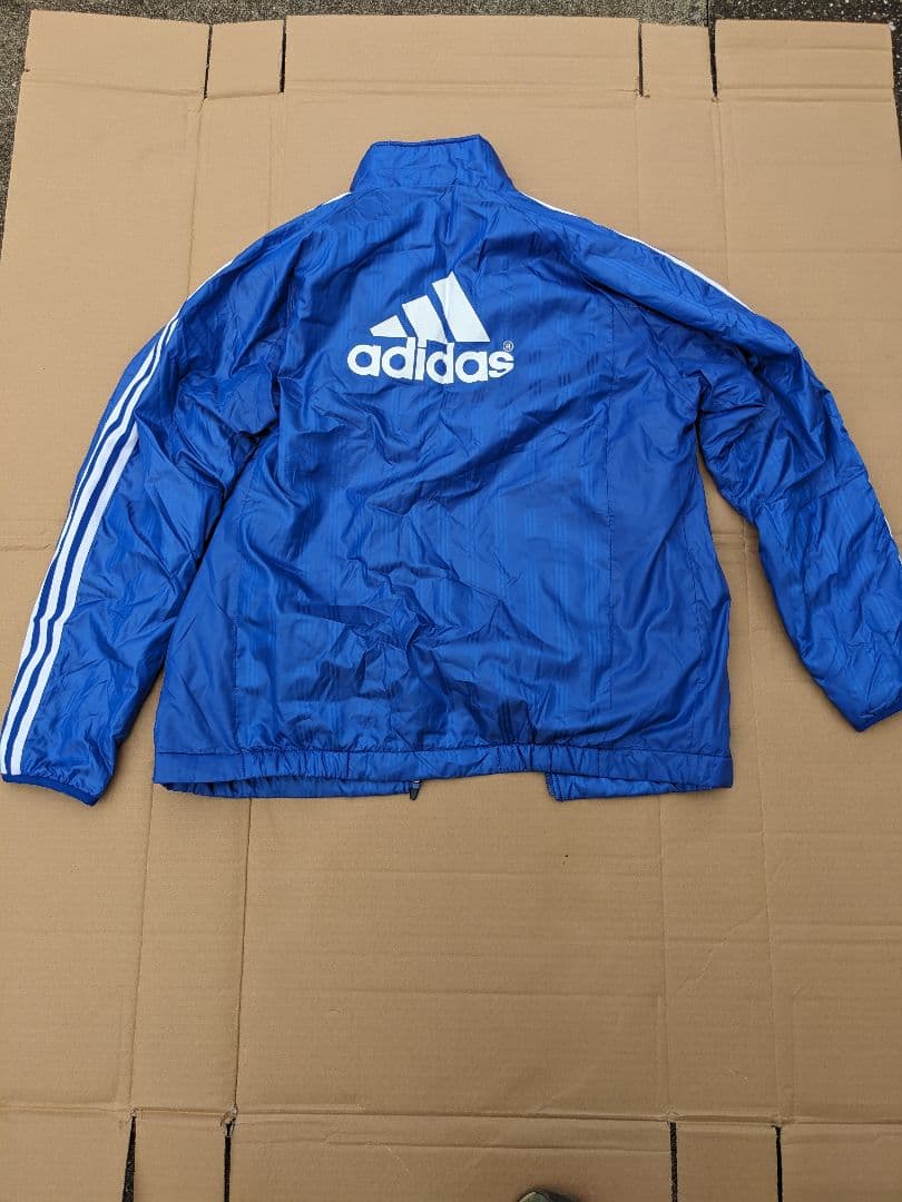 adidas　厚手ウィンドブレーカー　Lサイズ　未使用に近い