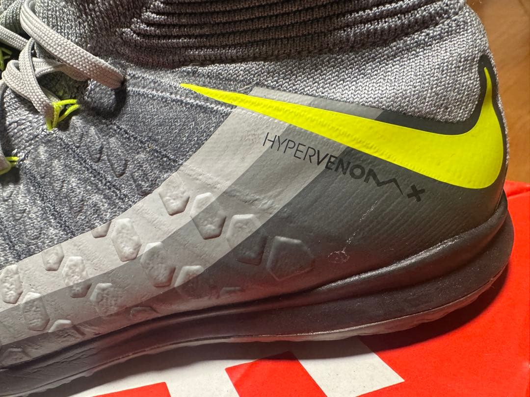 ナイキ フットサルシューズ hypervenom flyknit 26cm