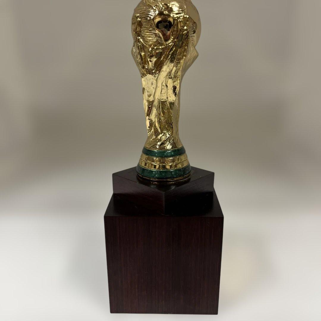 FIFA日韓ワールドカップ 記念 優勝オーナメントトロフィー 約8cm