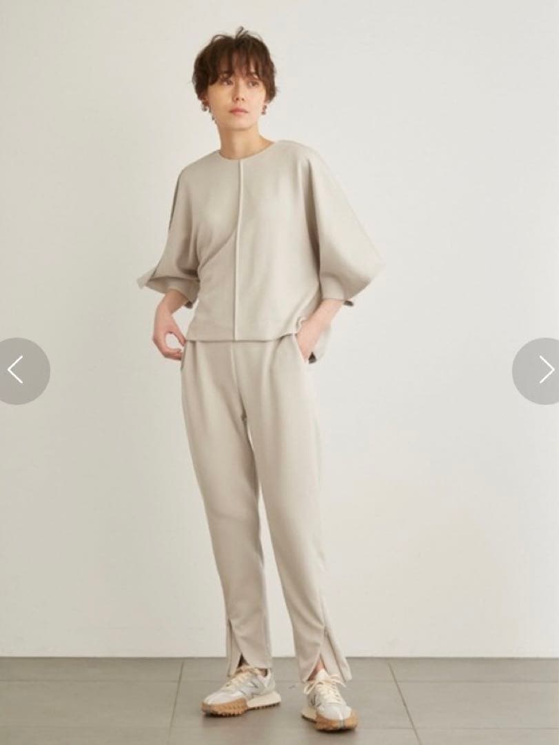 emmi atelier ワイドスリーブトップス　ヨガウェア