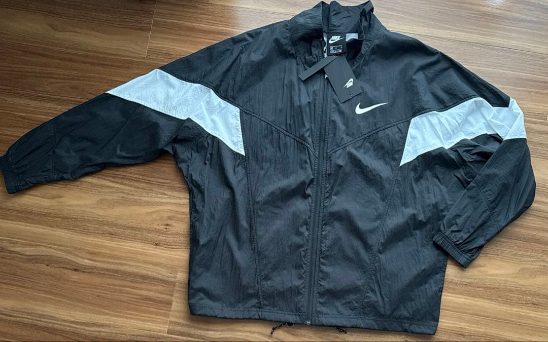 未着用　Nike ウィンドブレーカー M ブラック　レディース　ナイキ