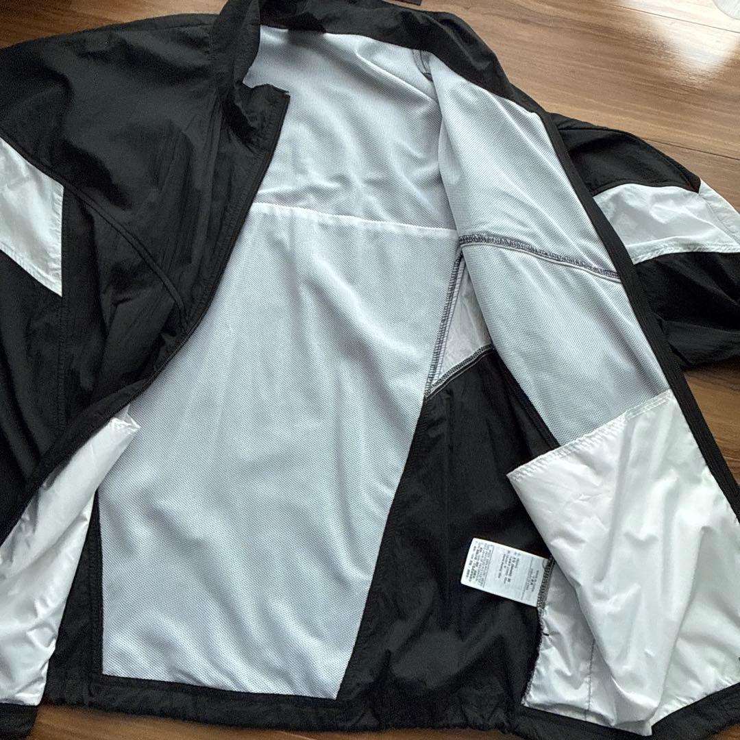 未着用　Nike ウィンドブレーカー M ブラック　レディース　ナイキ