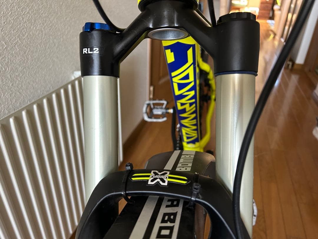 早い者勝ち！コメンサル　オールマウンテンハードテイル　NEO YELLOW L
