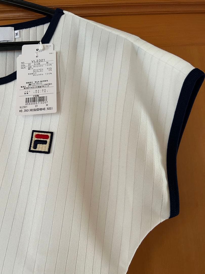 フィラ　テニスウェア　アイボリー色トップス　Mサイズ　新品