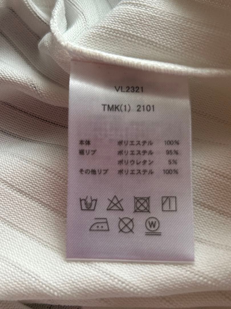 フィラ　テニスウェア　アイボリー色トップス　Mサイズ　新品