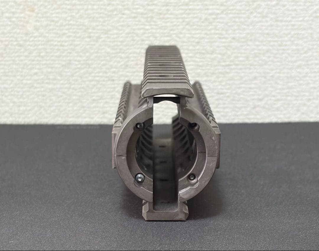 ダニエルディフェンスOmega Rail 7.0ハンドガード
