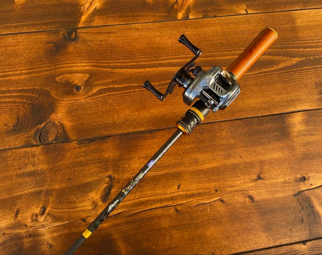 釣り竿セット　トラウトロッド　ウッドグリップ　丸型リール　ベイトロッド　渓流釣り