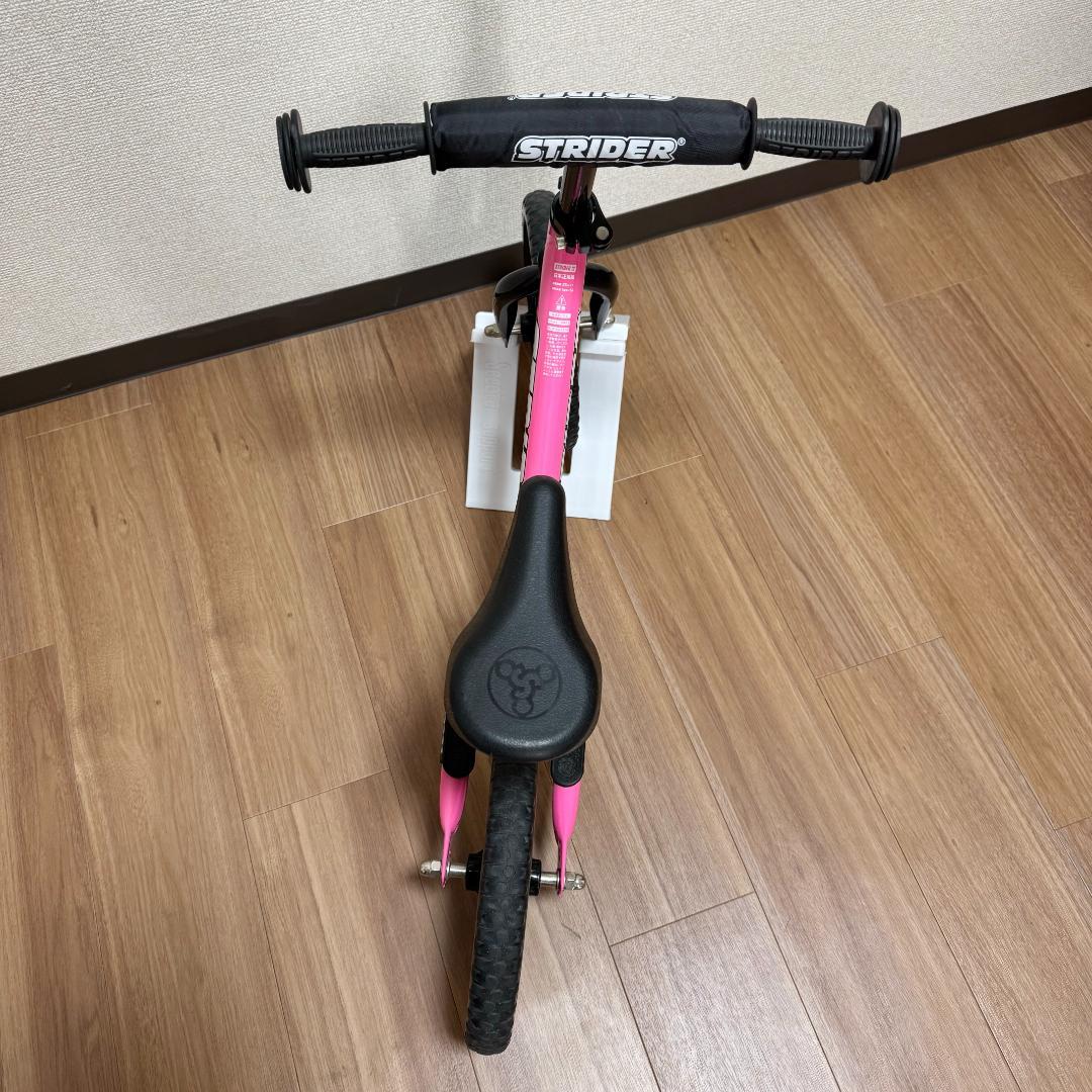 使用2回 ストライダー スポーツ 12インチ ピンク スタンド付 STRIDER