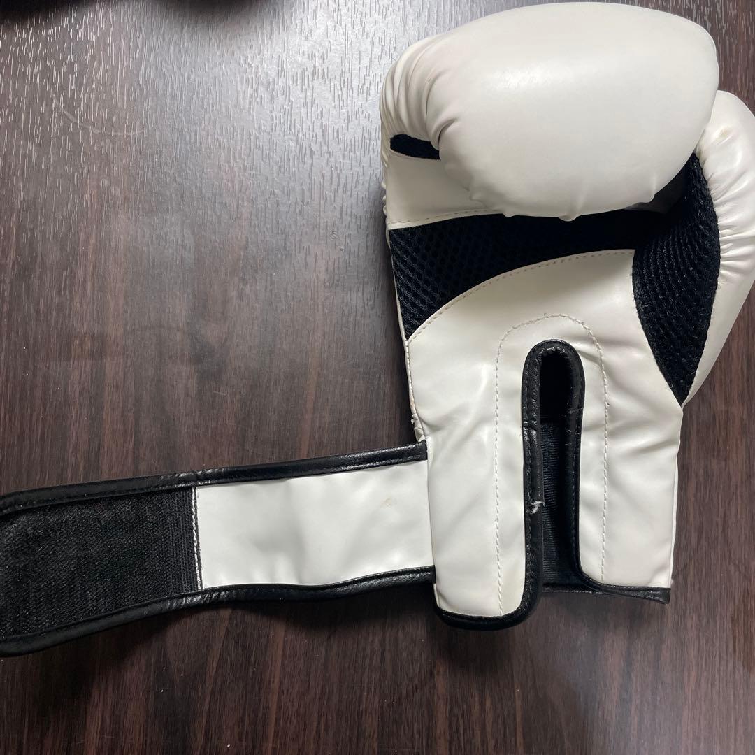 UFCファイター朝倉海選手の直筆サイン入りグローブ