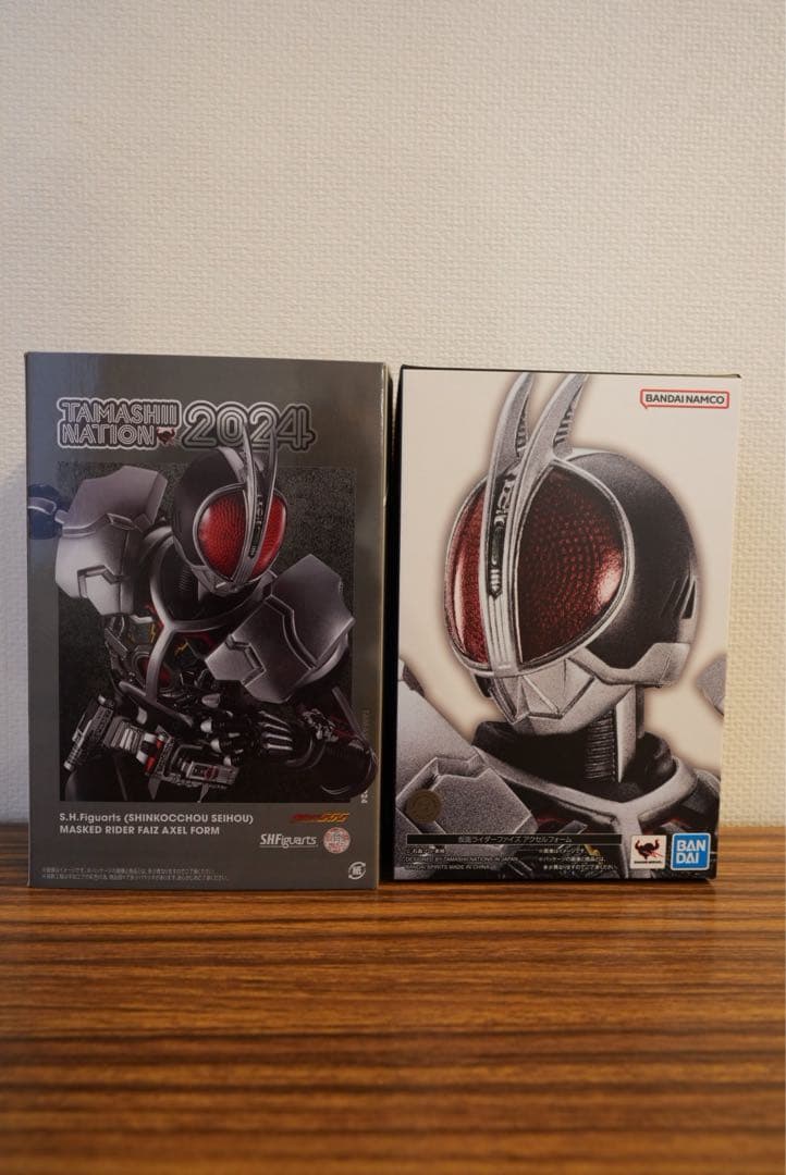 仮面ライダーカイザ（未開封）＆アクセルフォーム（開封品） 真骨彫製法セット