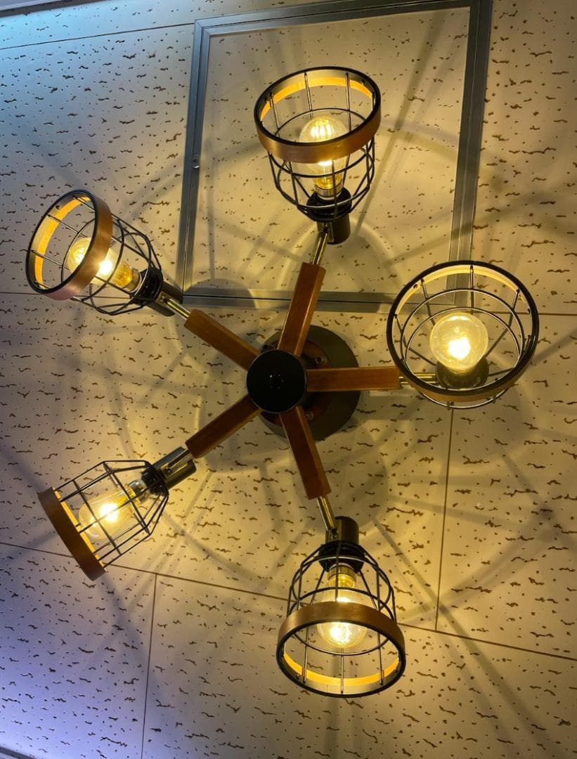 「LED電球付き」リモコン仕様シーリングライト 5灯
