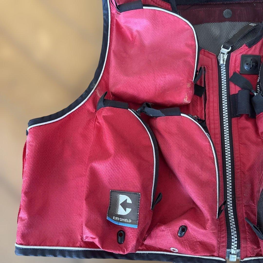 NEXUS フィッシングベスト 赤 SHIMANO とRIUERSON