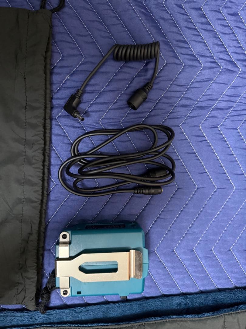 makita マキタ 充電式暖房ひざ掛け 黒 CB200D