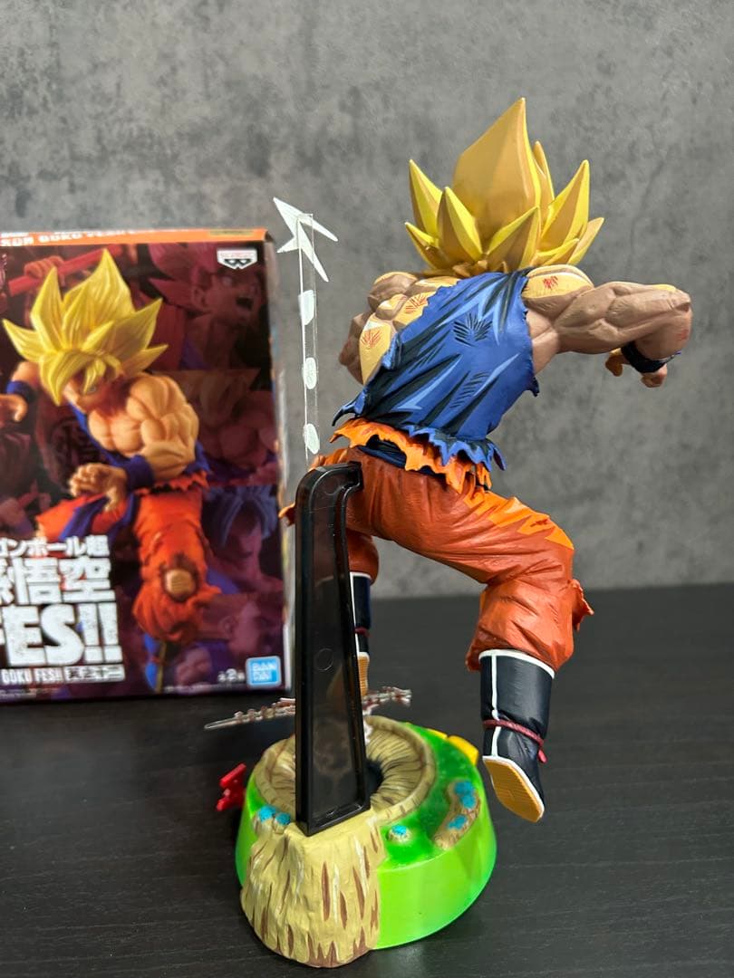 ドラゴンボール　孫悟空リペイントフィギュア　崩壊ナメック星ジオラマ台座付き