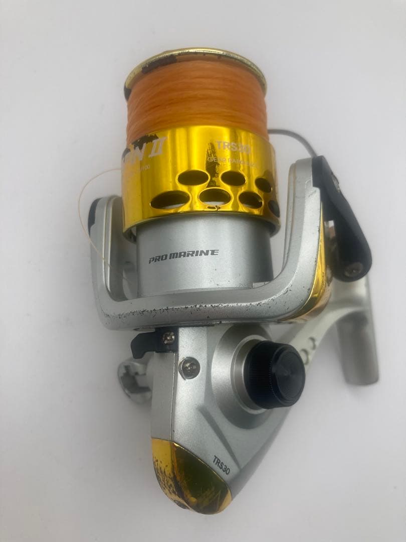 B Daiwa 2000LBC TR-30 スピニングリール