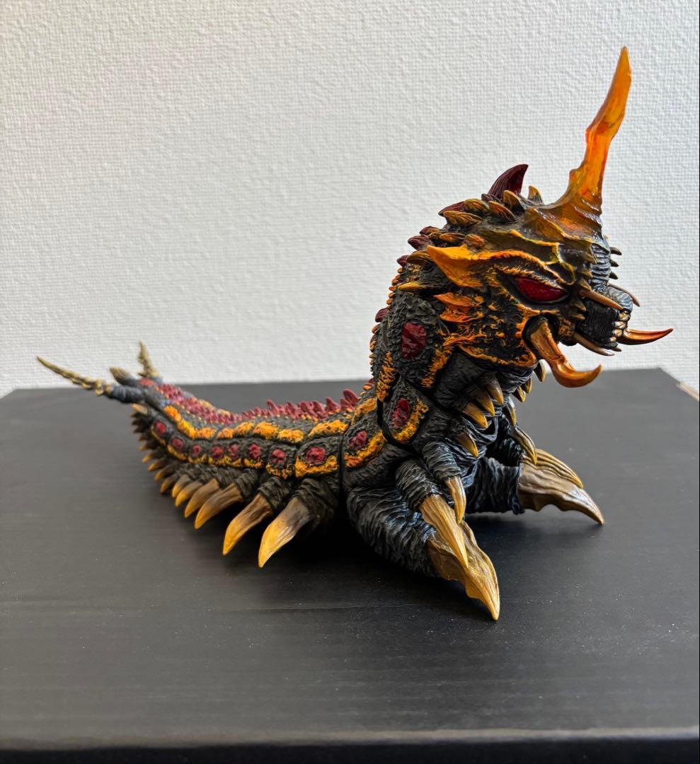 S.H.MonsterArts モスラ(幼虫)＆バトラ(幼虫)セット 本体のみ