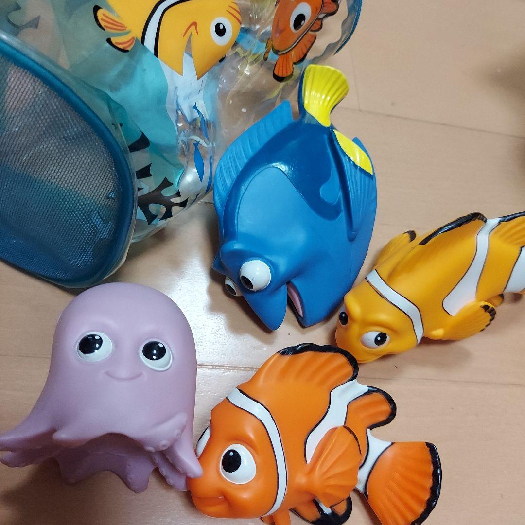 ファインディングニモ　フィギュアバック付き　香港ディズニーランド