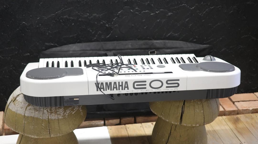 美品Yamaha EOS B700 シンセサイザー 61鍵盤