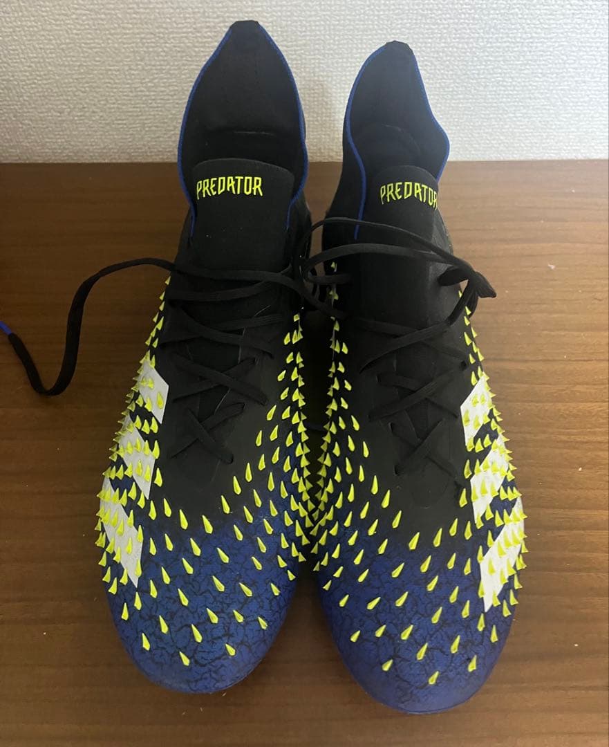 アディダス　プレデター　adidas PREDATOR サッカー　スパイク
