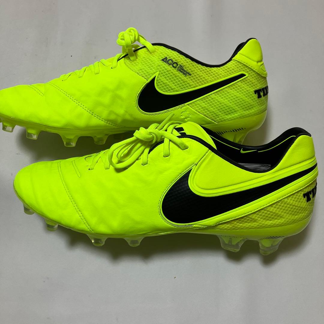 Nike Tiempo 蛍光イエロー シューズ(30.5cm)