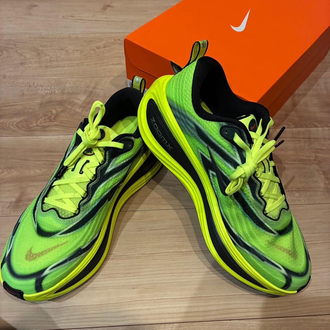 27.5 NIKE VOMERO PLUS SE ナイキ ボメロ プラス