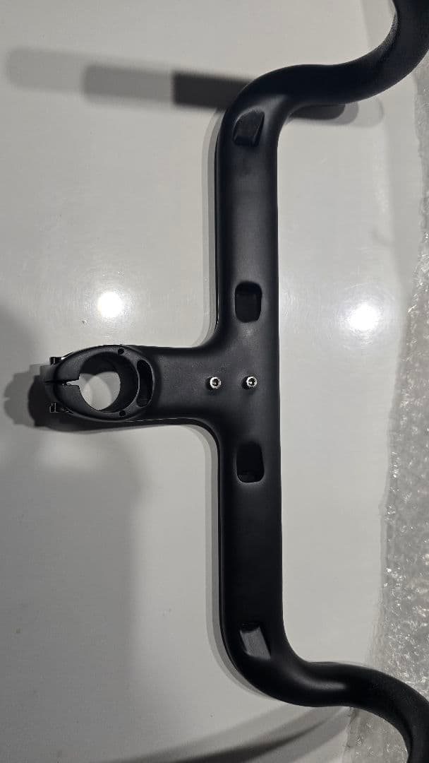 31.8mm/28.6mm対応カーボンエアロハンドル