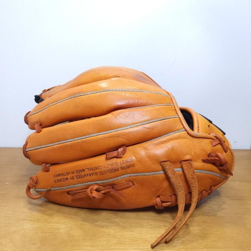 ミズノ 新井貴浩モデル タイガース時代 限定モデル 良品 内野用 軟式グローブ