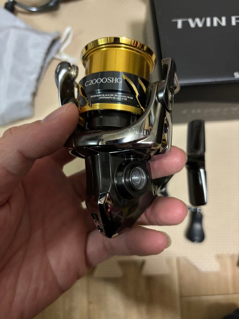 SHIMANO TWIN POWER C2000SHG スピニングリール