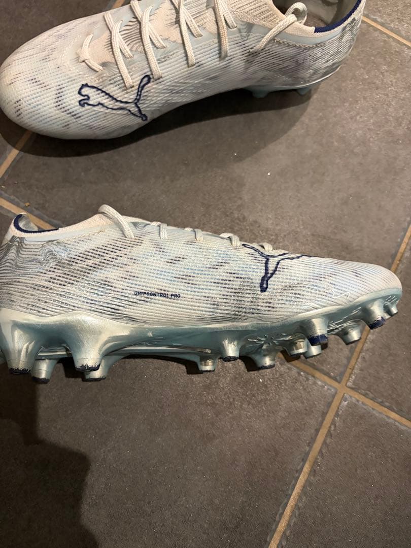 Puma プーマ　ウルトラアルティメットHG/AG トップモデル　堂安着　新色