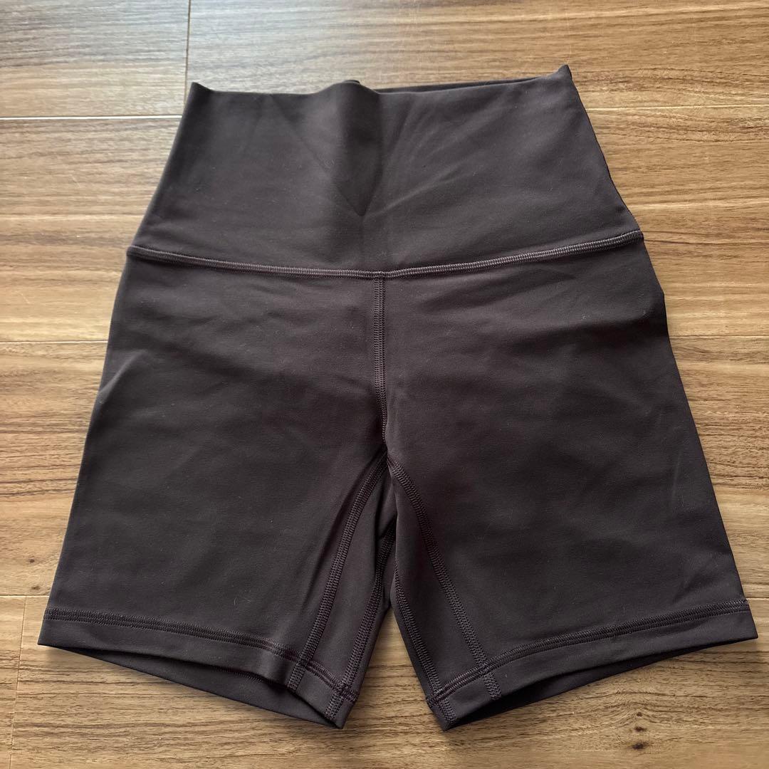 Align shorts 6インチ