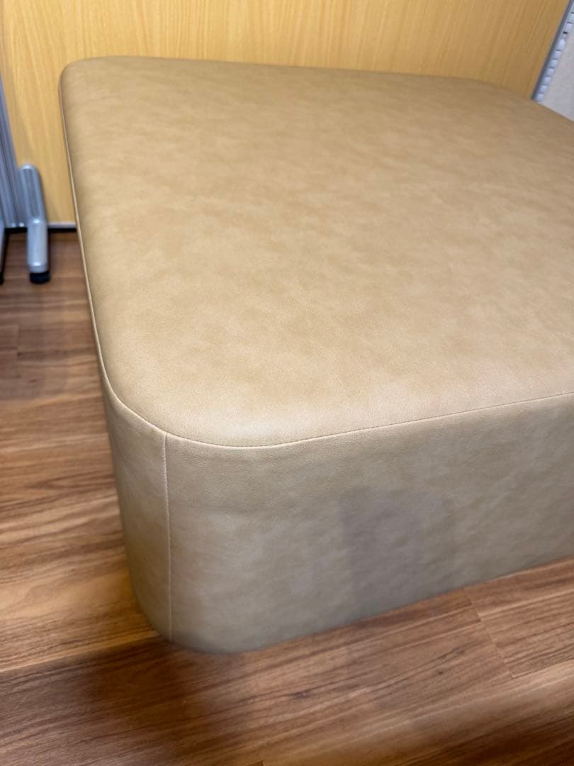 美品　スツール　90cm角　1/2