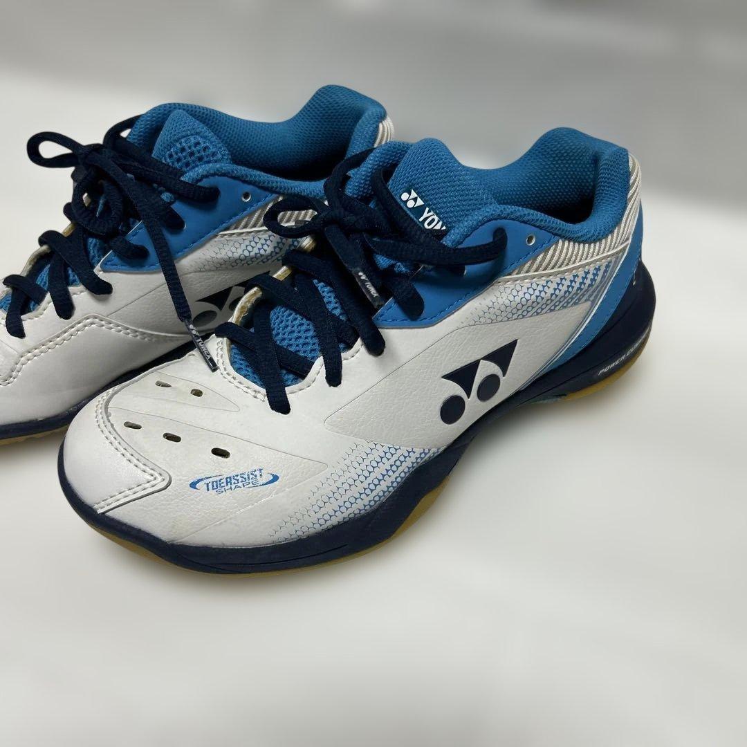 ヨネックス　バドミントンシューズ　パワークッション65Z 美品