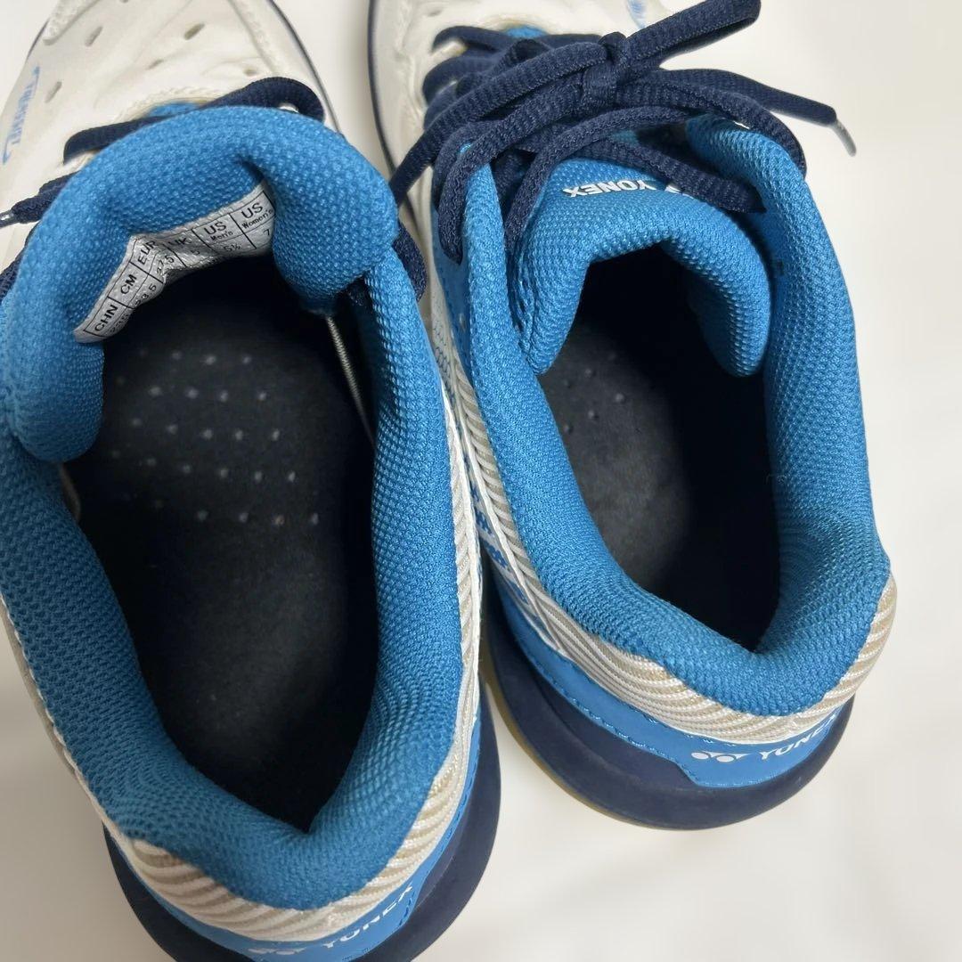 ヨネックス　バドミントンシューズ　パワークッション65Z 美品