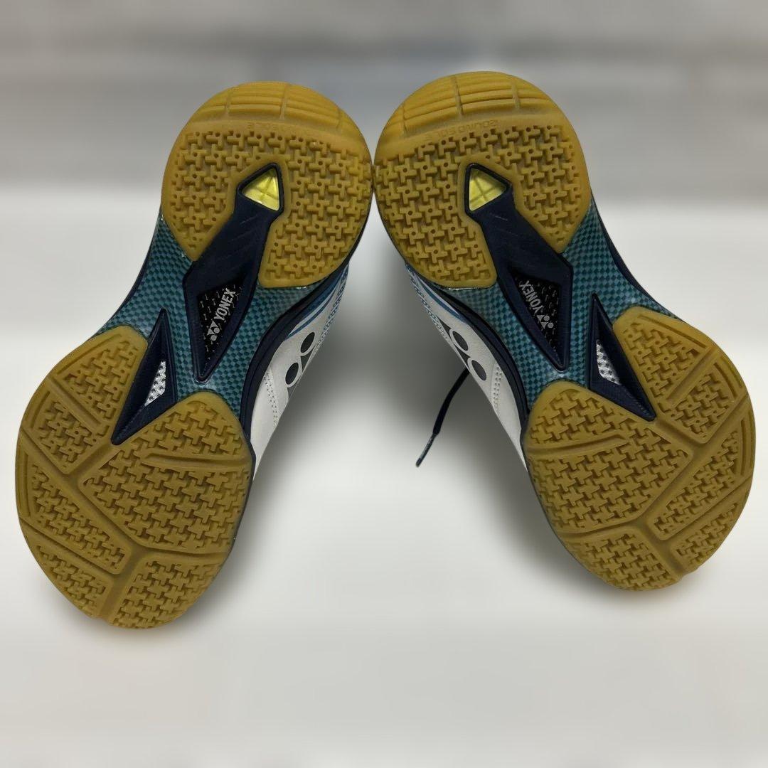 ヨネックス　バドミントンシューズ　パワークッション65Z 美品