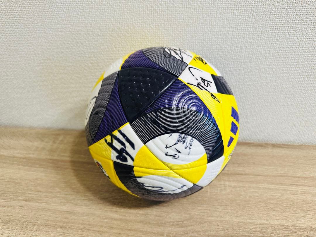 【2月末まで出品】ベガルタ仙台　選手サイン入り　サッカーボール