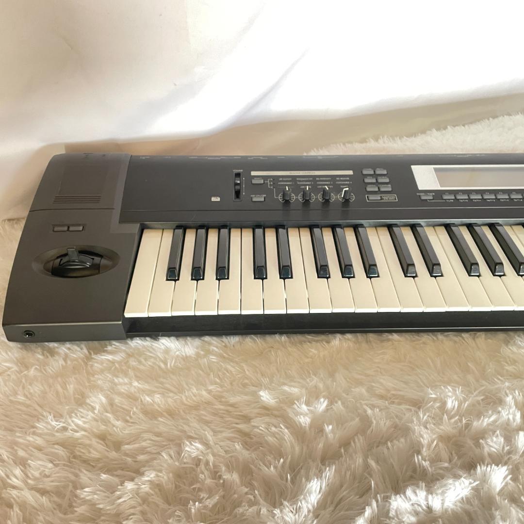 KORG TR76 シンセサイザー