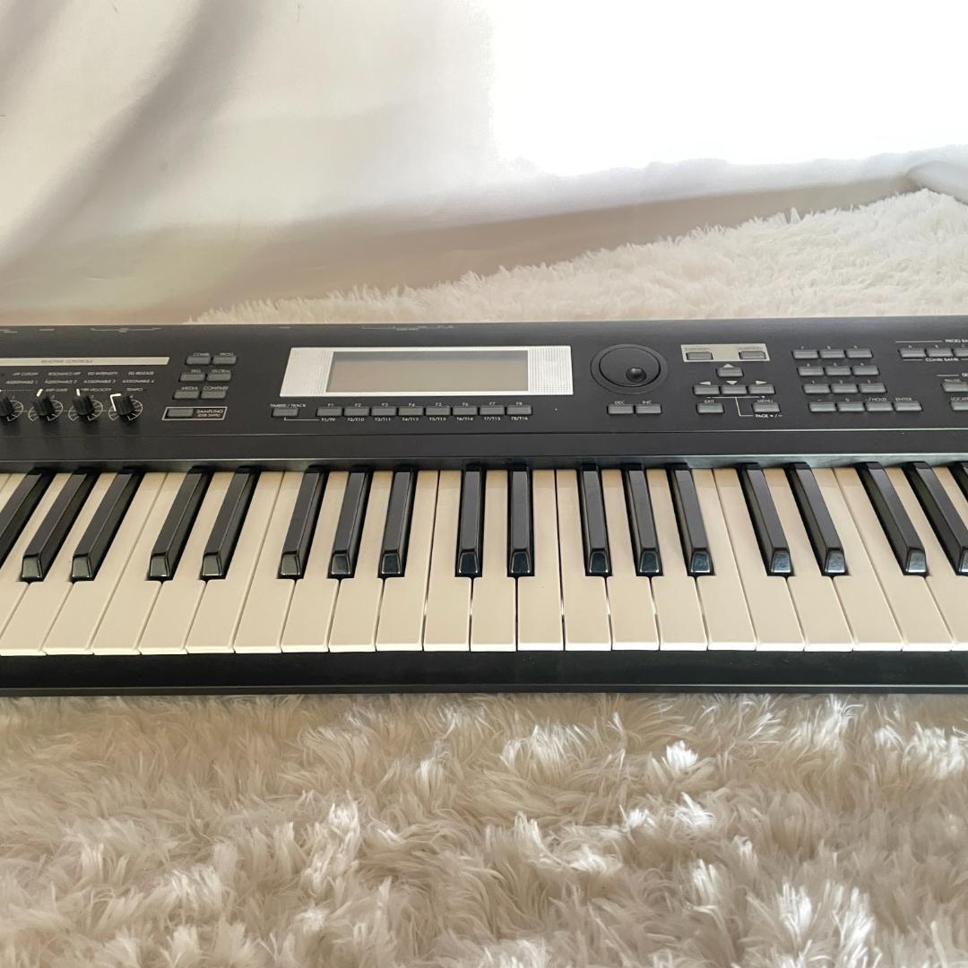 KORG TR76 シンセサイザー