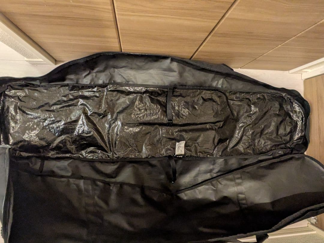 【BURTON】 極美品 スノーボードバッグ 146