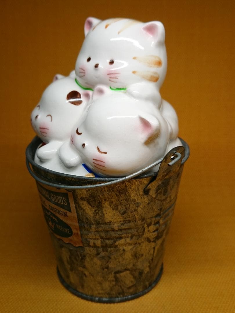 ネコ　猫　白猫　陶器　オブジェ　置物　インテリア　工芸品　美術品　A1200