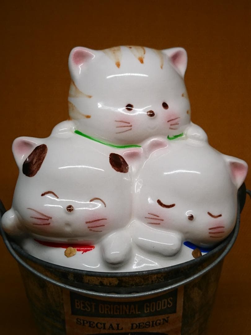 ネコ　猫　白猫　陶器　オブジェ　置物　インテリア　工芸品　美術品　A1200